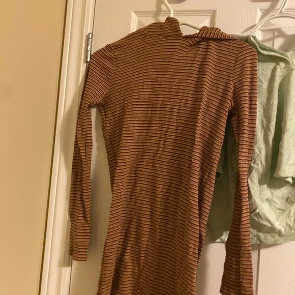 Assorted tops - Picture 10 of 14